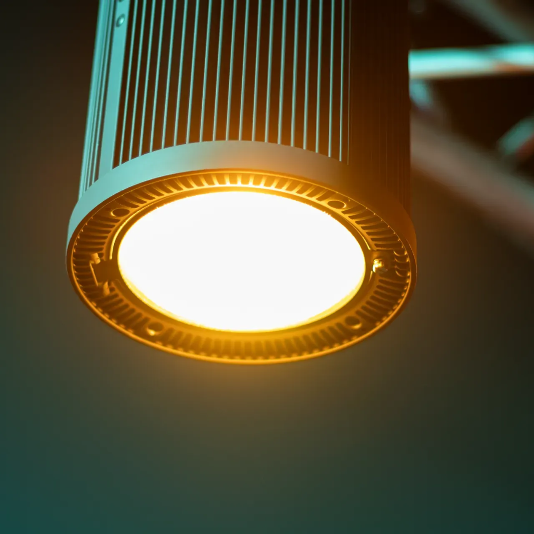 Blizzard Lighting Motif Risplendi 150 (White) | 150W RGBAL COB Wash Light with Interchangeable Beam Angles