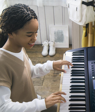 Yamaha PSR-E383 | 61-Key Portable Keyboard - 650 Voices | Touch Response & Lesson Tools