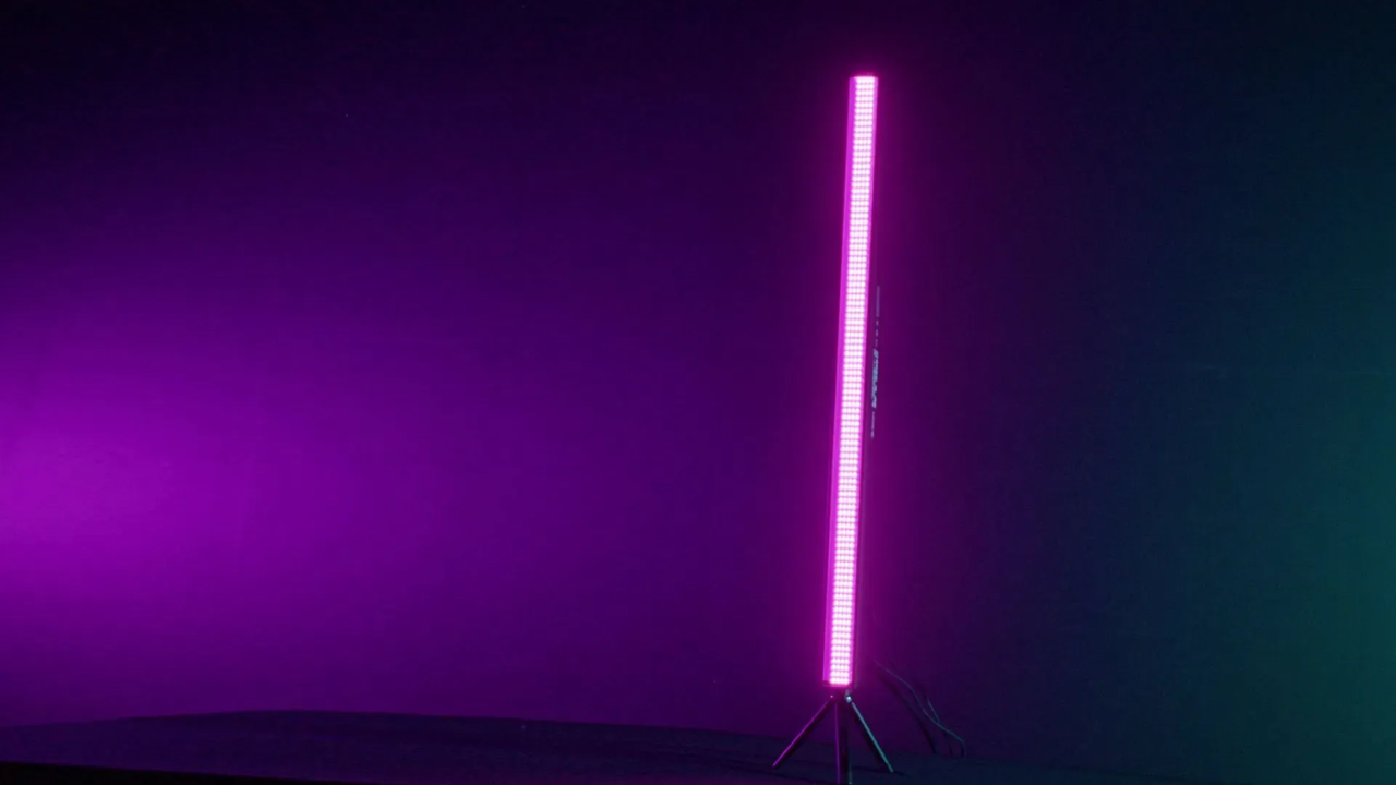 Blizzard Lighting StormChaser SuperCell Pro | 5-in-1 RGB+CW+WW Pixel Bar | Smart Lens & 16 Pixel Zones