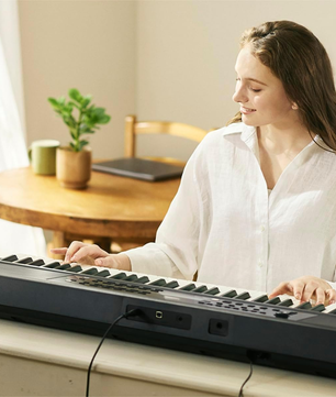 Yamaha PSR-EW320 | 76-Key Portable Keyboard - 650 Voices | Touch Response & Lesson Features