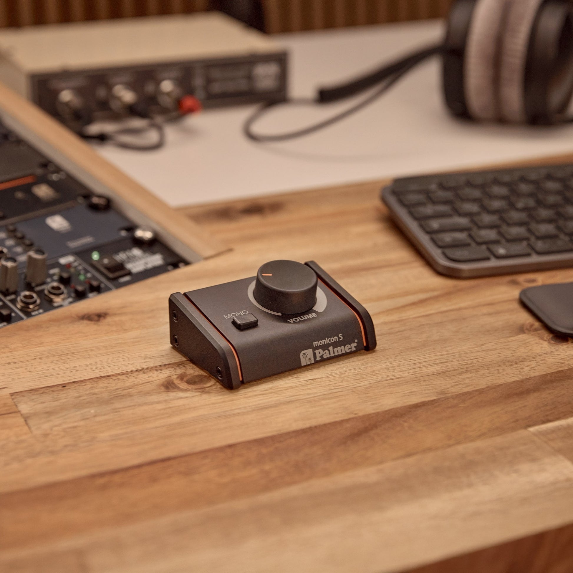 Palmer Monicon S G2 | Passive Volume Controller with Mono Switch | Compact RCA In/Out for Studio Use